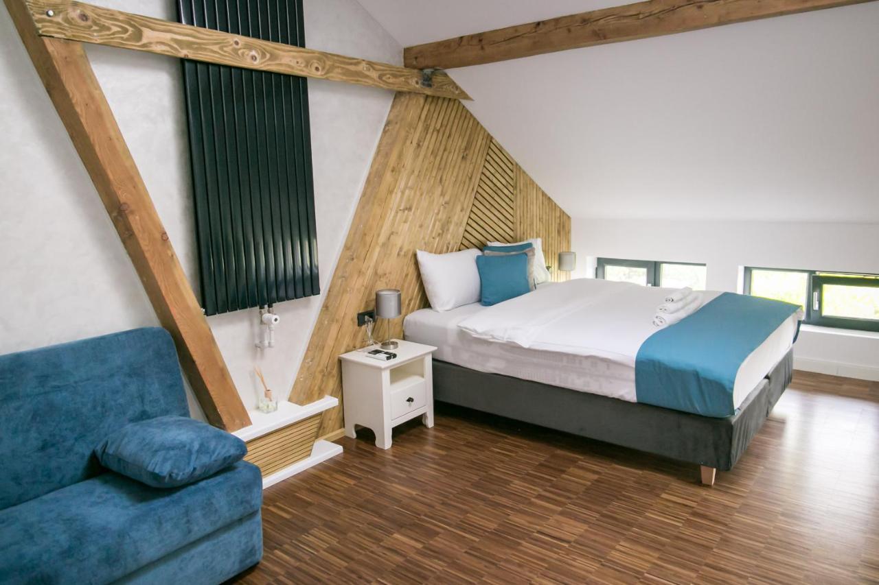 May Residence Dumbravita  Экстерьер фото