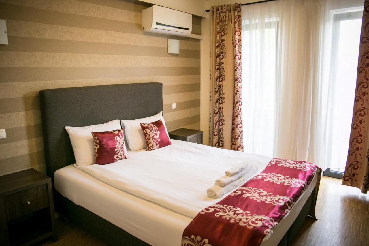 May Residence Dumbravita  Экстерьер фото